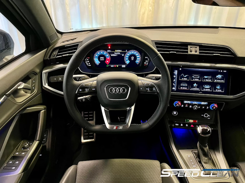 Foto do veículo AUDI Q3 S-LINE PERFORMANCE BLACK 2024 1.768 KM 489.900,00