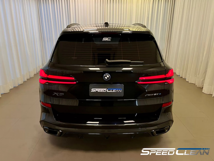 Foto do veículo BMW X5 50E M SPORT 2024 10.000 KM 820.000,00