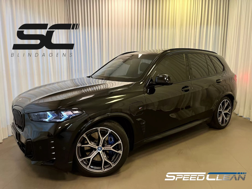 Foto do veículo BMW X5 50E M SPORT 2024 10.000 KM 820.000,00