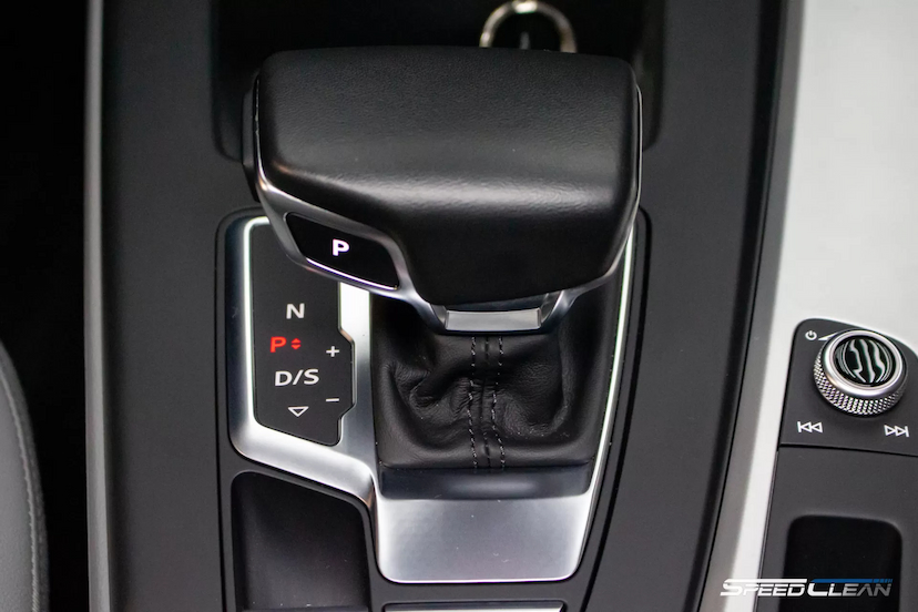 Foto do veículo AUDI A5 2.0 TFSI MHEV SPORTBACK S LINE S TRONIC 2023 12.000 KM 329.900,00