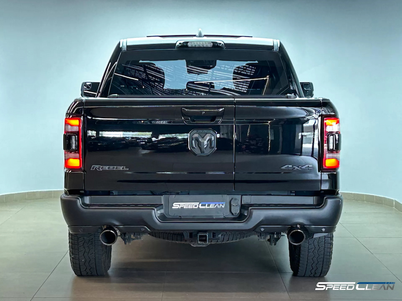 Foto do veículo RAM 1500 5.7 V8 GASOLINA REBEL CD 4X4 AUTOMÁTICO 2022 29.653 KM 410.000,00