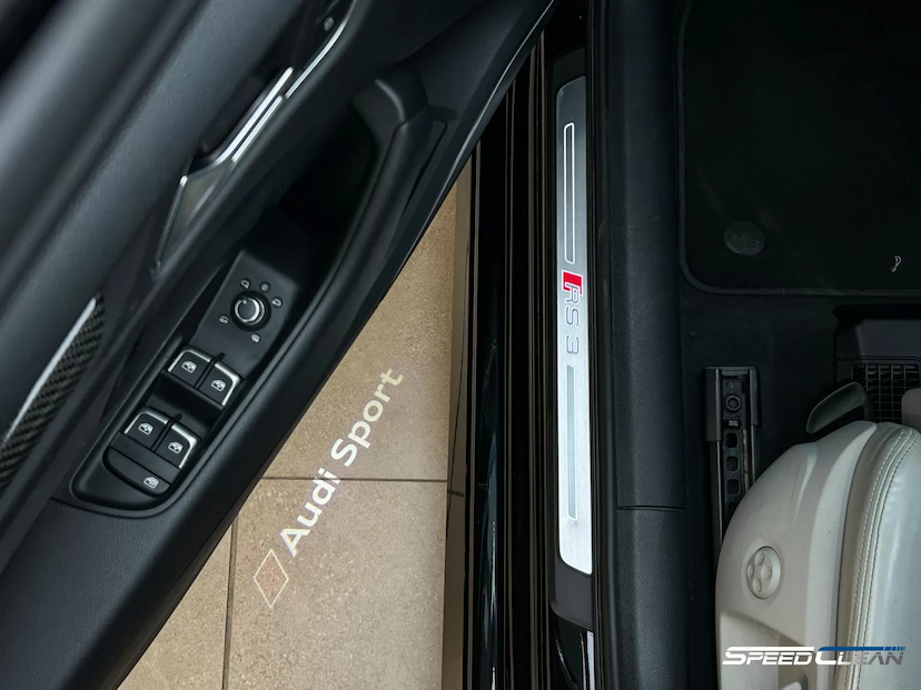 Foto do veículo AUDI RS3 2.5 TFSI GASOLINA SPORTBACK QUATTRO S-TRONIC 2018 25.585 KM 399.900,00