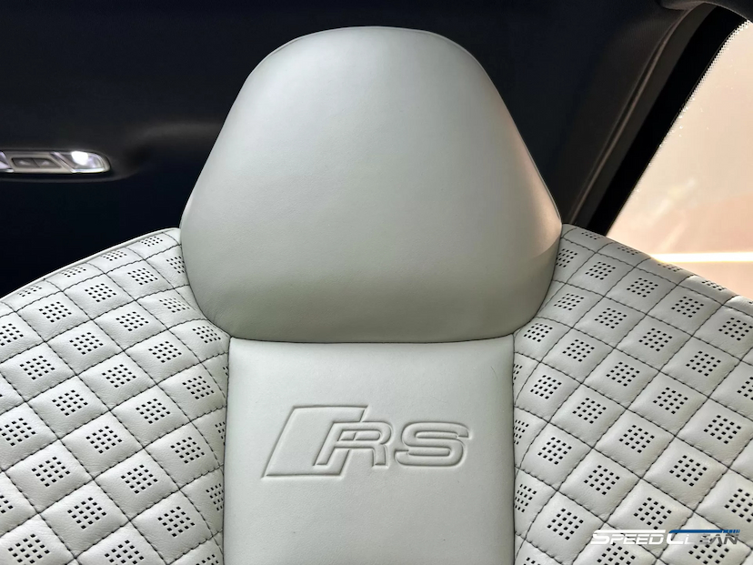 Foto do veículo AUDI RS3 2.5 TFSI GASOLINA SPORTBACK QUATTRO S-TRONIC 2018 25.585 KM 399.900,00