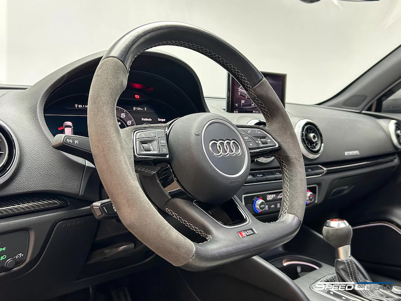 Foto do veículo AUDI RS3 2.5 TFSI GASOLINA SPORTBACK QUATTRO S-TRONIC 2018 25.585 KM 399.900,00