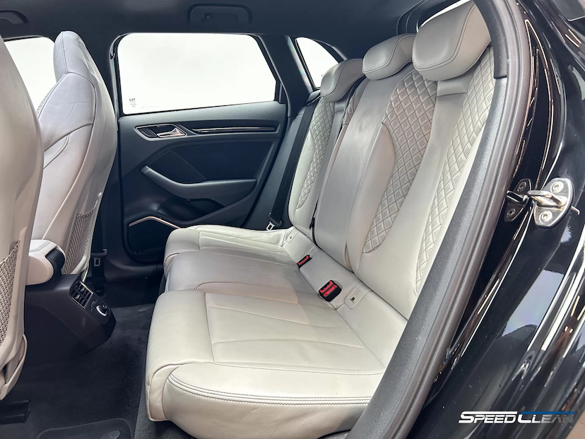 Foto do veículo AUDI RS3 2.5 TFSI GASOLINA SPORTBACK QUATTRO S-TRONIC 2018 25.585 KM 399.900,00