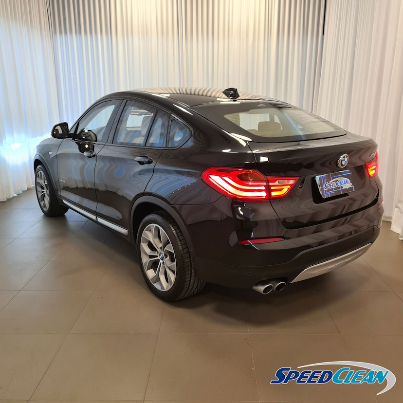 Foto do veículo BMW X4 X DRIVE 28I 2017 27.200 KM 255.000,00