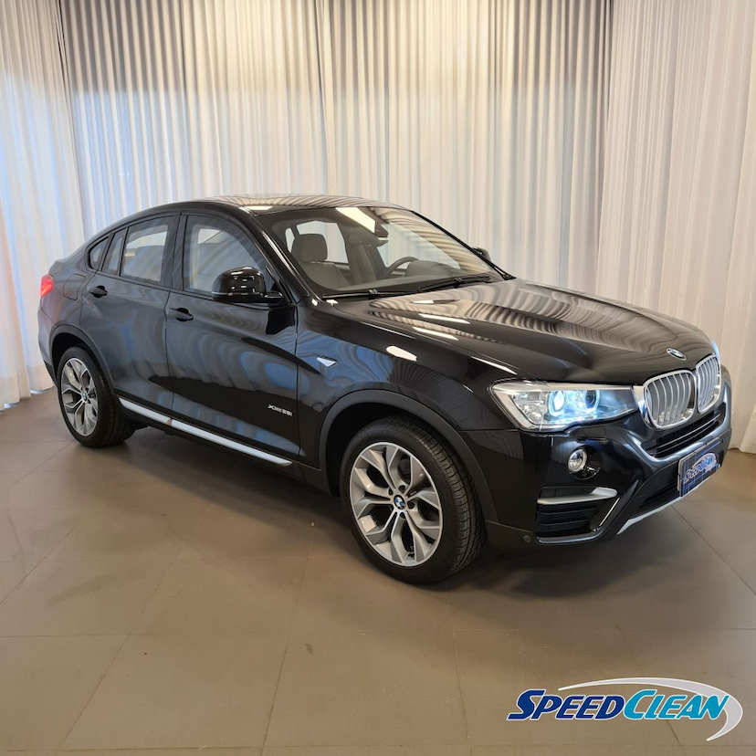 Foto do veículo BMW X4 X DRIVE 28I 2017 27.200 KM 255.000,00