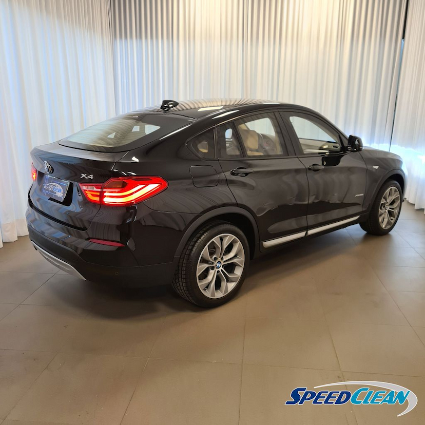 Foto do veículo BMW X4 X DRIVE 28I 2017 27.200 KM 255.000,00