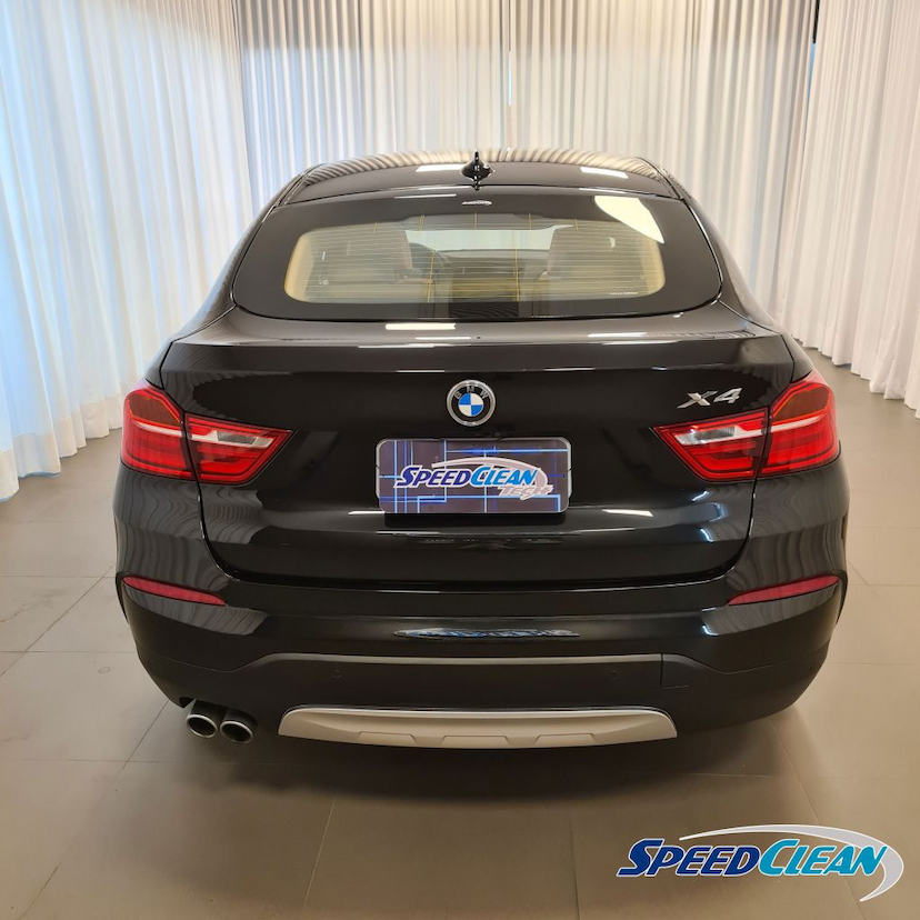 Foto do veículo BMW X4 X DRIVE 28I 2017 27.200 KM 255.000,00