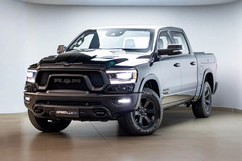 Foto do veículo RAM 1500 5.7 V8 GASOLINA REBEL CD 4X4 AUTOMÁTICO 2022 43.119 KM 379.900,00