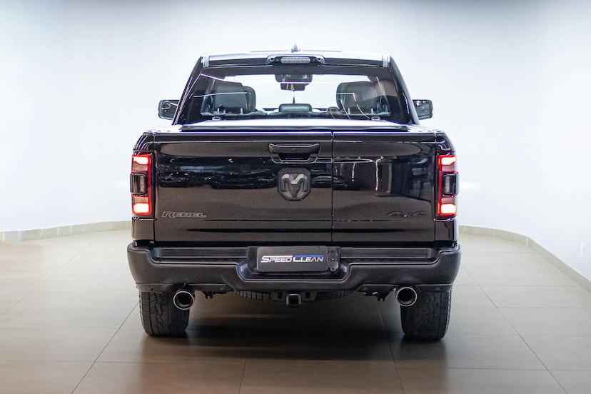 Foto do veículo RAM 1500 5.7 V8 GASOLINA REBEL CD 4X4 AUTOMÁTICO 2022 43.119 KM 379.900,00