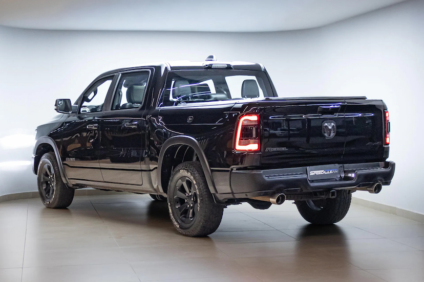Foto do veículo RAM 1500 5.7 V8 GASOLINA REBEL CD 4X4 AUTOMÁTICO 2022 43.119 KM 379.900,00