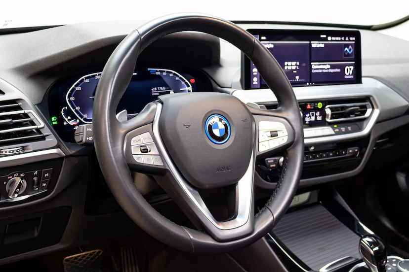 Foto do veículo BMW X3 2.0 16V HÍBRIDO X LINE XDRIVE30E STEPTRONIC 2024 22.631 KM 379.900,00