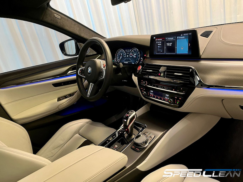 Foto do veículo BMW M5 M XDRIVE STEPTRONIC 2020 4.567 KM 599.000,00