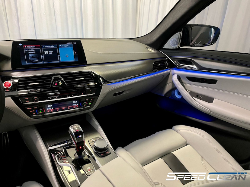 Foto do veículo BMW M5 M XDRIVE STEPTRONIC 2020 4.567 KM 599.000,00