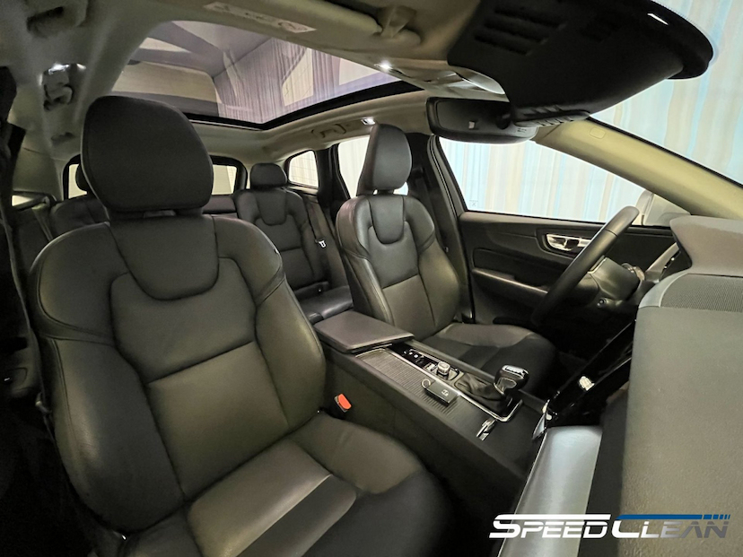 Foto do veículo VOLVO XC60 T5 MOMENTUM 2019 48.000 KM 264.900,00