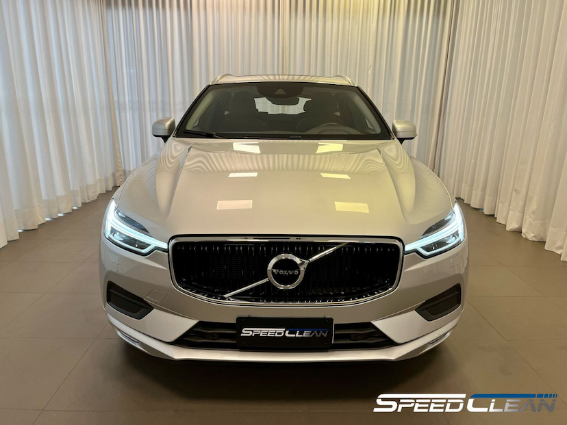 Foto do veículo VOLVO XC60 T5 MOMENTUM 2019 48.000 KM 264.900,00