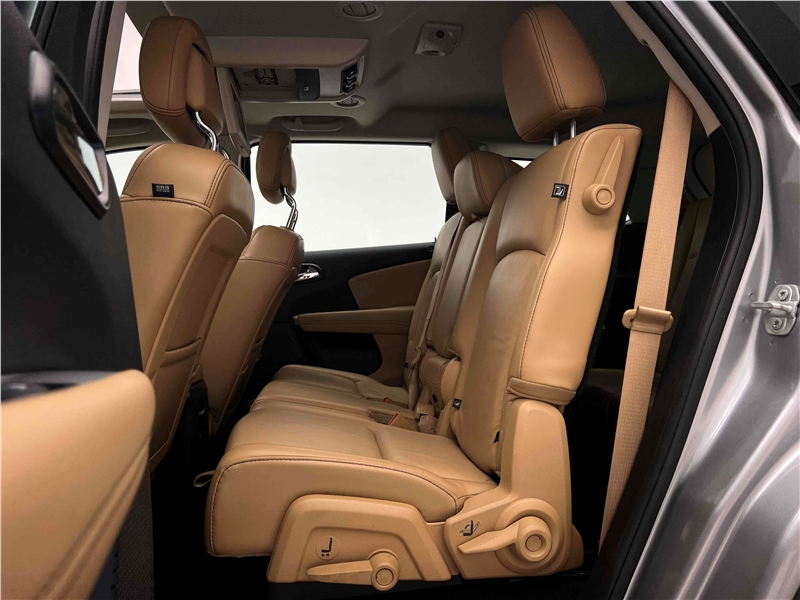 Foto do veículo DODGE JOURNEY 3.6 RT V6 GASOLINA 4P AUTOMÁTICO 2018 52.201 KM 104.900,00