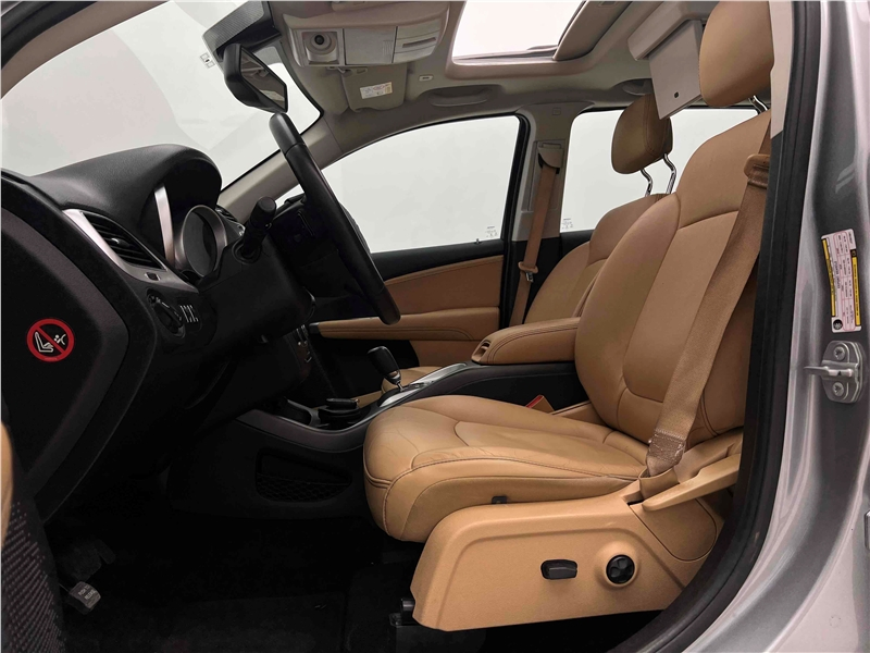 Foto do veículo DODGE JOURNEY 3.6 RT V6 GASOLINA 4P AUTOMÁTICO 2018 52.201 KM 104.900,00