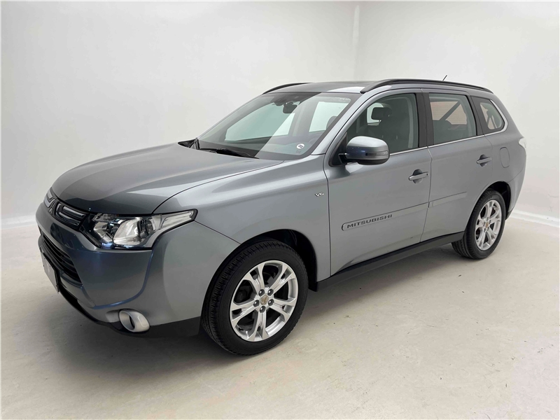 Foto do veículo MITSUBISHI OUTLANDER 3.0 GT 4X4 V6 24V GASOLINA 4P AUTOMÁTICO 2015 105.808 KM 83.900,00