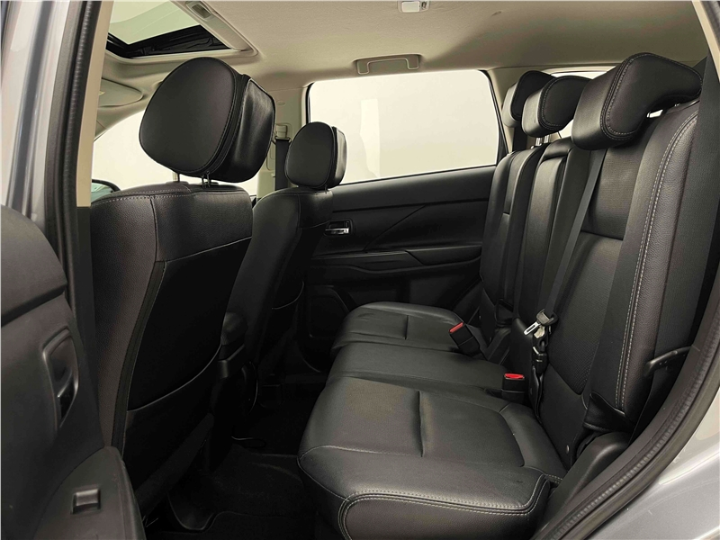 Foto do veículo MITSUBISHI OUTLANDER 3.0 GT 4X4 V6 24V GASOLINA 4P AUTOMÁTICO 2015 105.808 KM 83.900,00