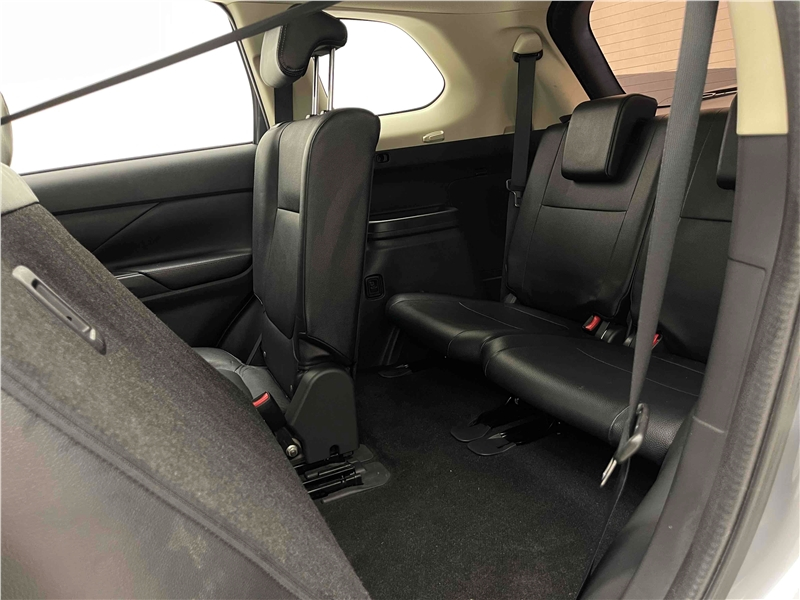 Foto do veículo MITSUBISHI OUTLANDER 3.0 GT 4X4 V6 24V GASOLINA 4P AUTOMÁTICO 2015 105.808 KM 83.900,00