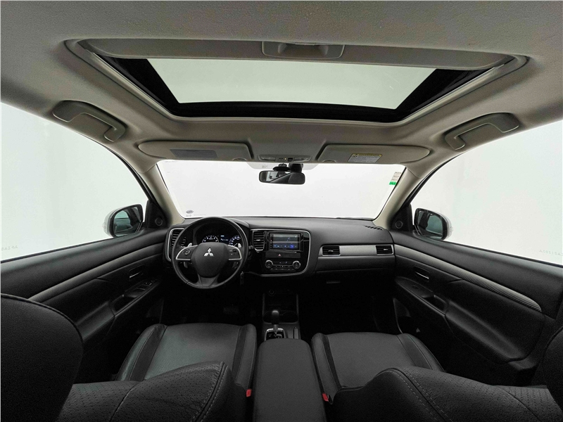 Foto do veículo MITSUBISHI OUTLANDER 3.0 GT 4X4 V6 24V GASOLINA 4P AUTOMÁTICO 2015 105.808 KM 83.900,00