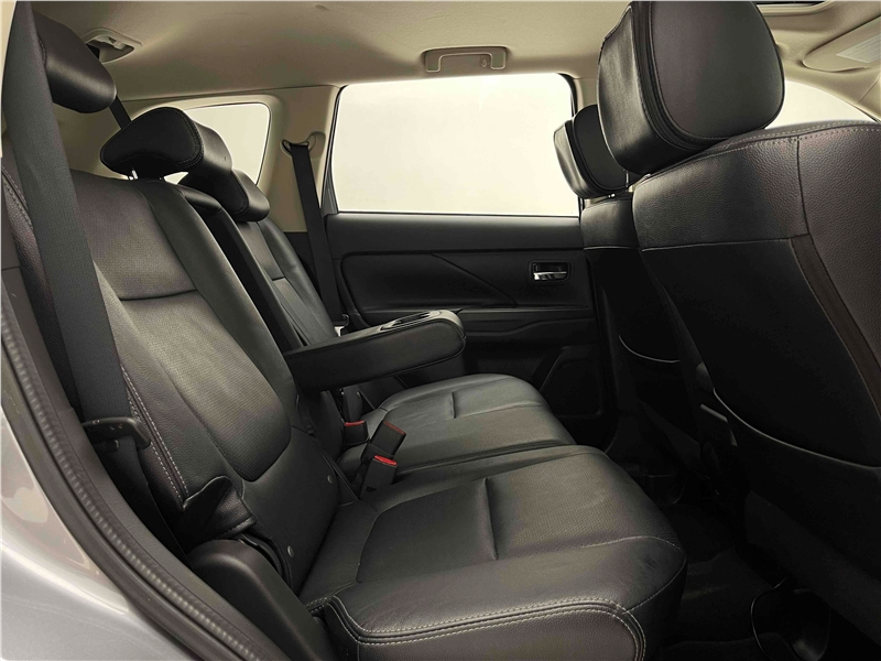 Foto do veículo MITSUBISHI OUTLANDER 3.0 GT 4X4 V6 24V GASOLINA 4P AUTOMÁTICO 2015 105.808 KM 83.900,00
