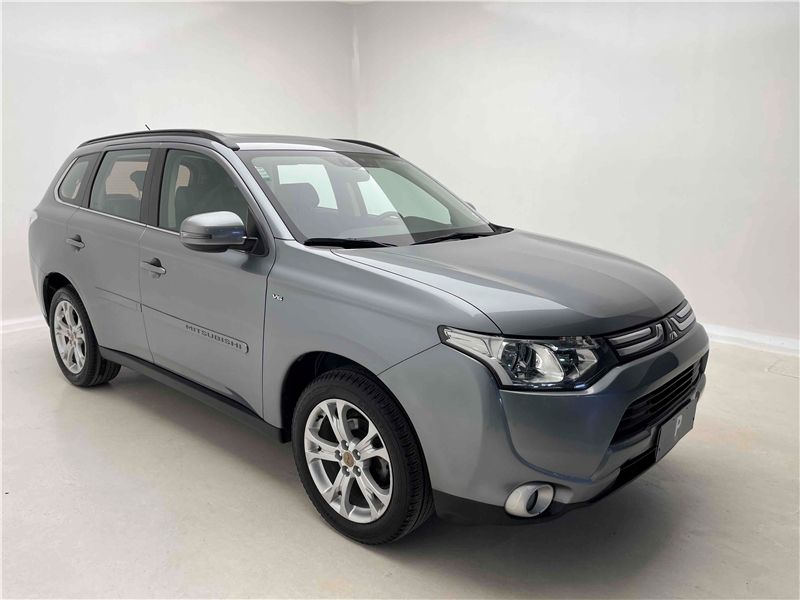 Foto do veículo MITSUBISHI OUTLANDER 3.0 GT 4X4 V6 24V GASOLINA 4P AUTOMÁTICO 2015 105.808 KM 83.900,00