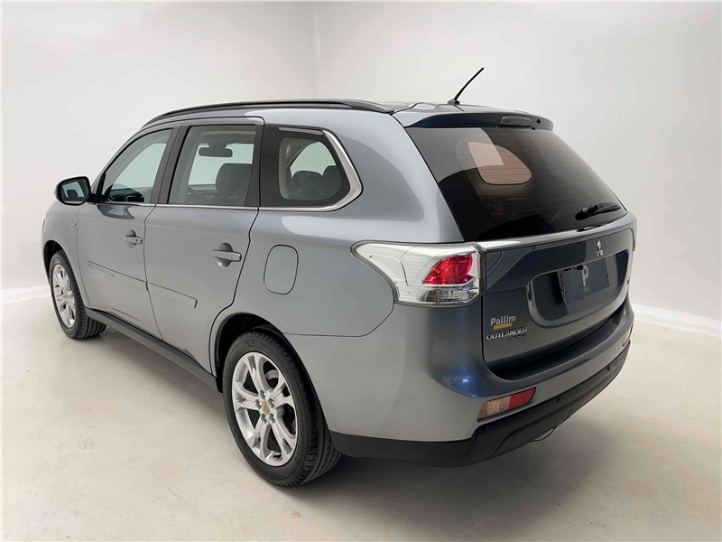Foto do veículo MITSUBISHI OUTLANDER 3.0 GT 4X4 V6 24V GASOLINA 4P AUTOMÁTICO 2015 105.808 KM 83.900,00