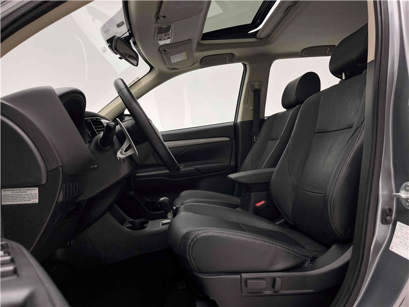 Foto do veículo MITSUBISHI OUTLANDER 3.0 GT 4X4 V6 24V GASOLINA 4P AUTOMÁTICO 2015 105.808 KM 83.900,00