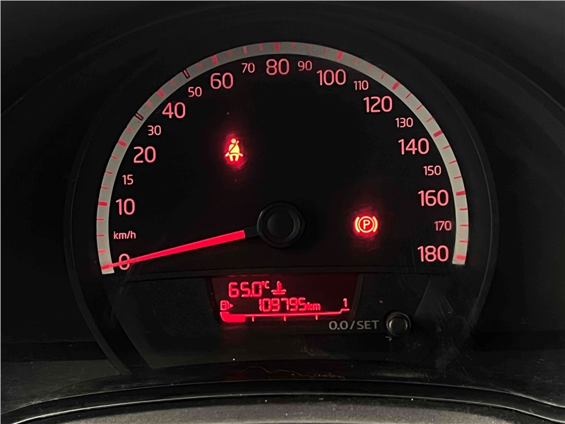 Foto do veículo VOLKSWAGEN UP 1.0 MPI TAKE UP 12V FLEX 2P MANUAL 2015 109.795 KM 35.900,00