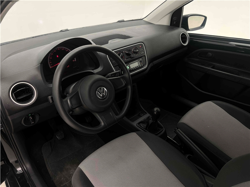 Foto do veículo VOLKSWAGEN UP 1.0 MPI TAKE UP 12V FLEX 2P MANUAL 2015 109.795 KM 35.900,00