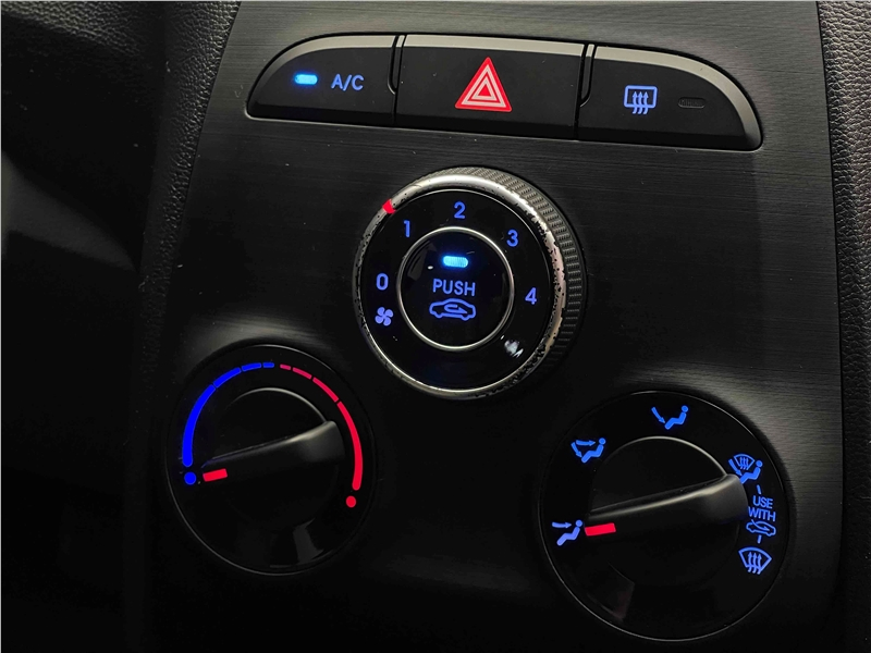 Foto do veículo HYUNDAI HB20S 1.6 COMFORT PLUS 16V FLEX 4P AUTOMÁTICO 2018 63.610 KM 64.900,00