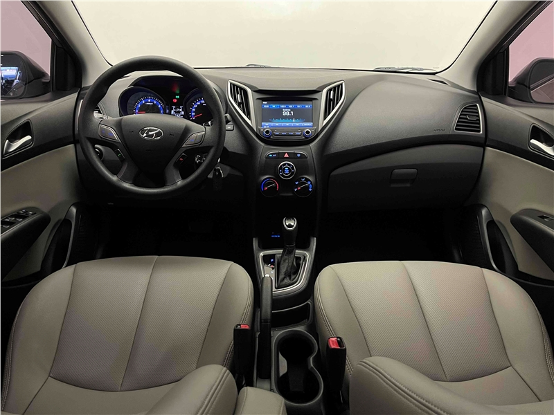 Foto do veículo HYUNDAI HB20S 1.6 COMFORT PLUS 16V FLEX 4P AUTOMÁTICO 2018 63.610 KM 64.900,00