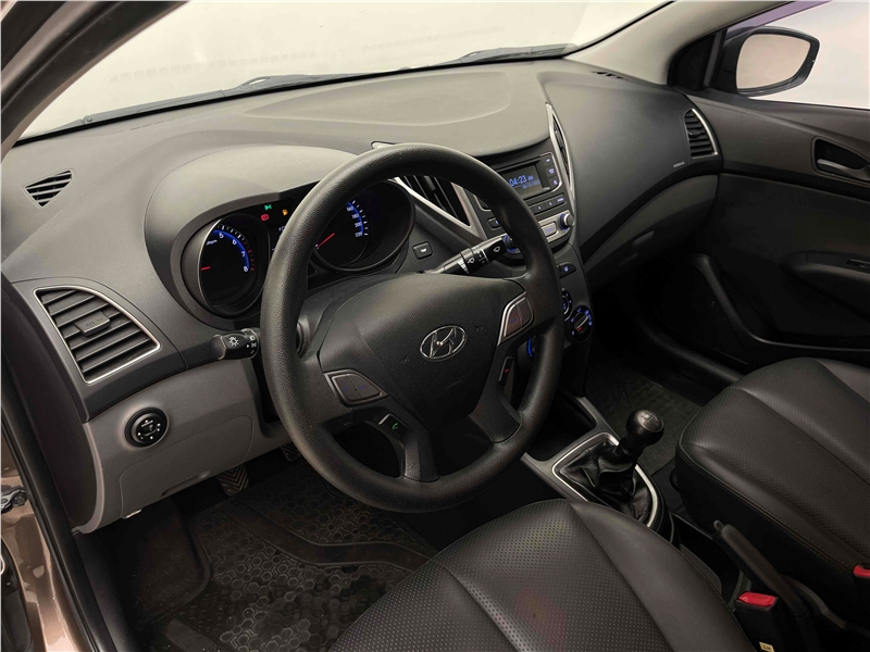 Foto do veículo HYUNDAI HB20 1.0 COMFORT PLUS 12V FLEX 4P MANUAL 2016 81.966 KM 49.900,00