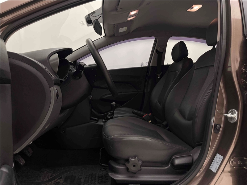 Foto do veículo HYUNDAI HB20 1.0 COMFORT PLUS 12V FLEX 4P MANUAL 2016 81.966 KM 49.900,00