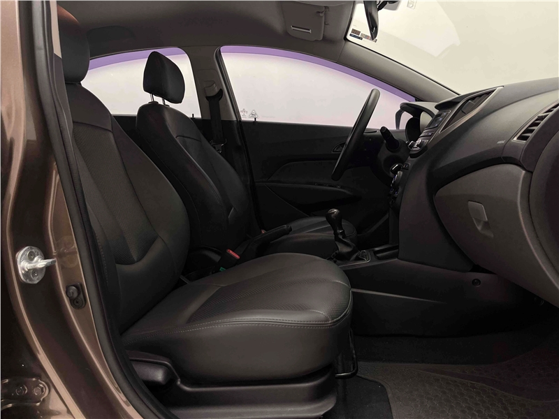 Foto do veículo HYUNDAI HB20 1.0 COMFORT PLUS 12V FLEX 4P MANUAL 2016 81.966 KM 49.900,00