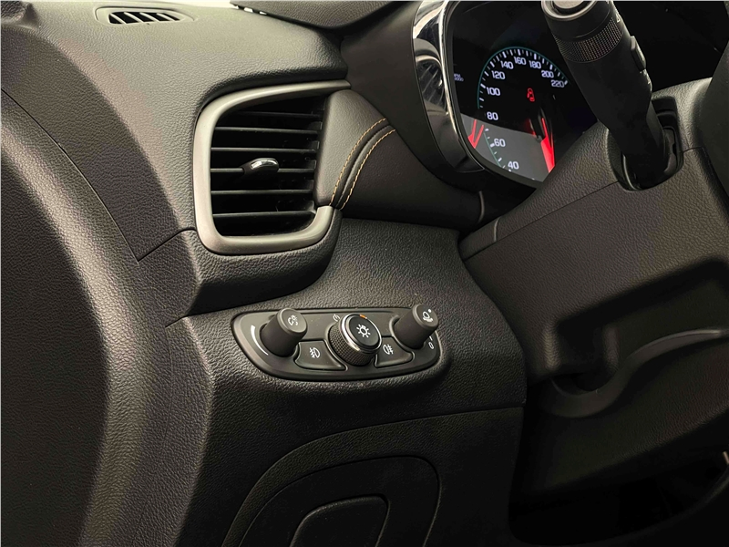 Foto do veículo CHEVROLET TRACKER 1.4 16V TURBO FLEX LT AUTOMÁTICO 2017 52.569 KM 79.900,00