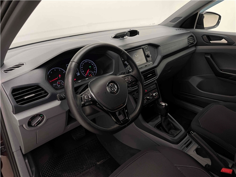 Foto do veículo VOLKSWAGEN T-CROSS 1.0 200 TSI TOTAL FLEX AUTOMÁTICO 2020 34.630 KM 93.900,00