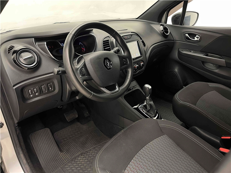 Foto do veículo RENAULT CAPTUR 1.6 16V SCE FLEX LIFE X-TRONIC 2021 31.445 KM 80.900,00
