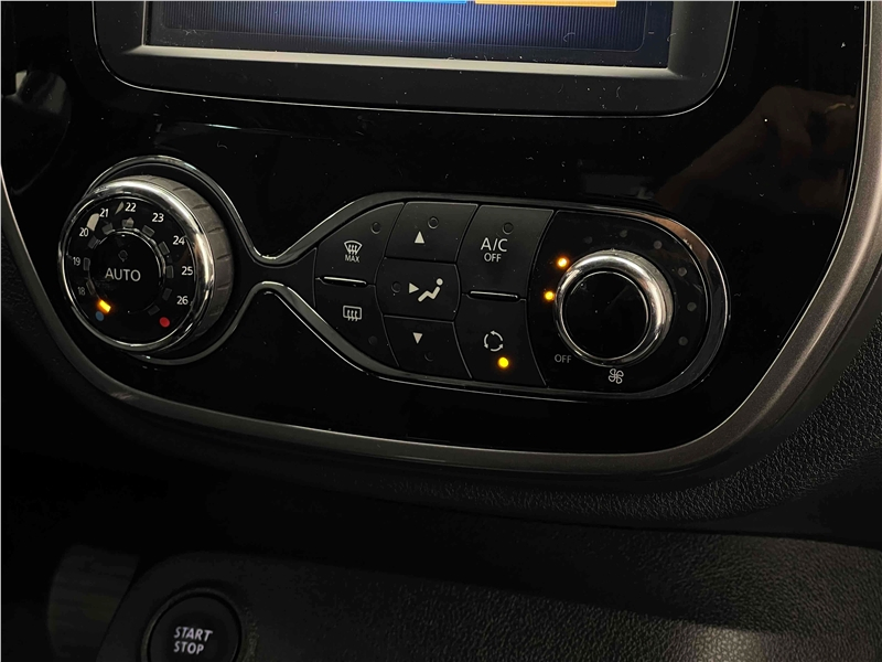 Foto do veículo RENAULT CAPTUR 1.6 16V SCE FLEX BOSE X-TRONIC 2020 29.909 KM 85.900,00