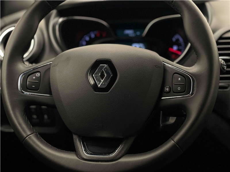 Foto do veículo RENAULT CAPTUR 1.6 16V SCE FLEX BOSE X-TRONIC 2020 29.909 KM 85.900,00