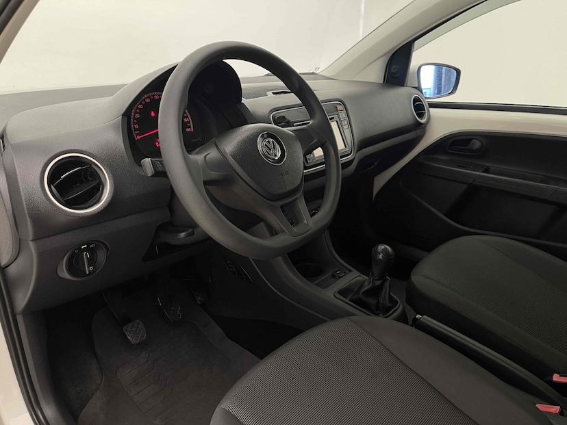 Foto do veículo VOLKSWAGEN UP 1.0 MPI TAKE UP 12V FLEX 4P MANUAL 2018 58.585 KM 45.900,00