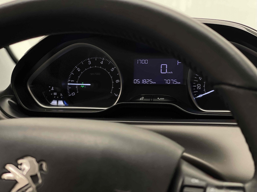 Foto do veículo PEUGEOT 2008 1.6 16V FLEX GRIFFE 4P AUTOMÁTICO 2018 51.825 KM 69.900,00