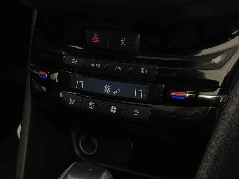 Foto do veículo PEUGEOT 2008 1.6 16V FLEX GRIFFE 4P AUTOMÁTICO 2018 51.825 KM 69.900,00