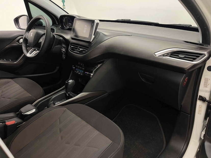 Foto do veículo PEUGEOT 2008 1.6 16V FLEX GRIFFE 4P AUTOMÁTICO 2018 51.825 KM 69.900,00