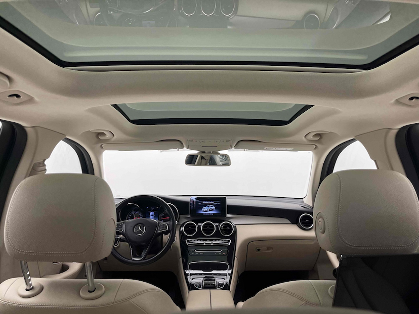 Foto do veículo MERCEDES-BENZ GLC 250 2.0 CGI GASOLINA SPORT 4MATIC 9G-TRONIC 2019 56.928 KM 199.900,00