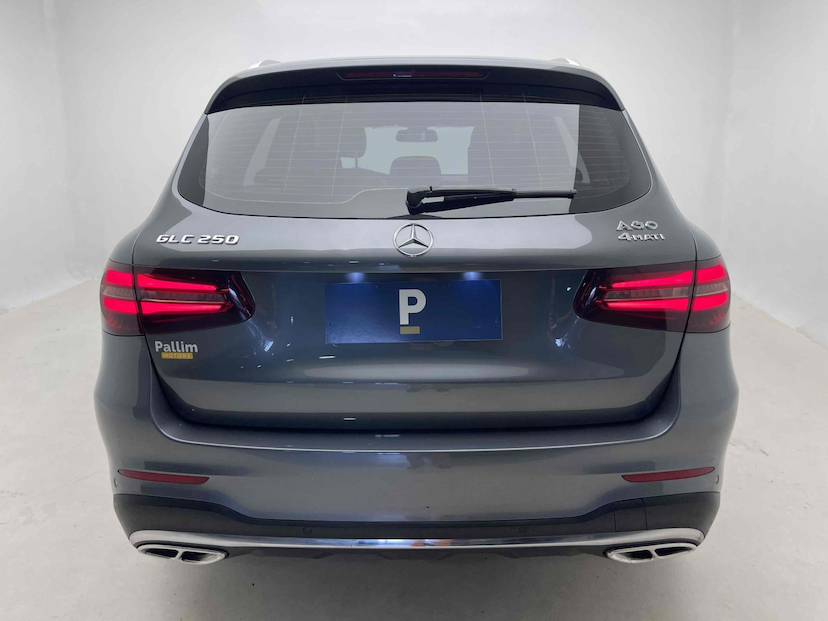 Foto do veículo MERCEDES-BENZ GLC 250 2.0 CGI GASOLINA SPORT 4MATIC 9G-TRONIC 2019 56.928 KM 199.900,00