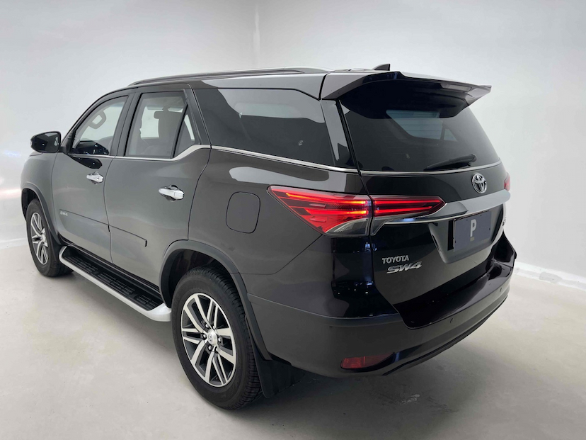 Foto do veículo TOYOTA HILUX SW4 4.0 SRX 4X4 7 LUGARES V6 24V GASOLINA 4P AUTOMÁTICO 2016 88.937 KM 209.900,00